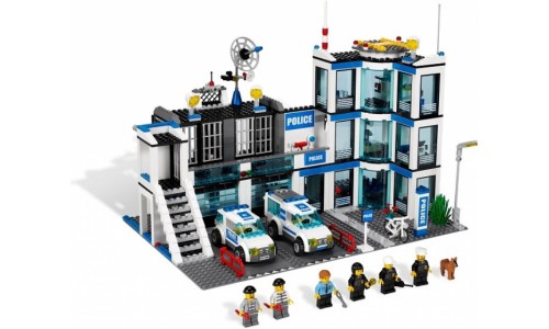 Полицейский участок 7498 Лего Сити (Lego City)