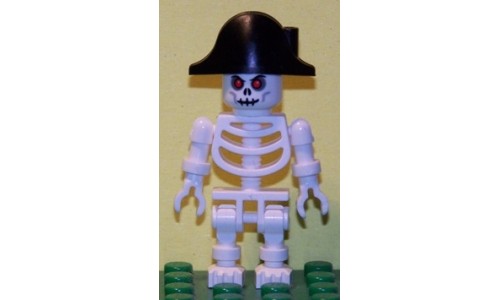 Skeleton with Fantasy Era Skull, Bicorne Hat gen026