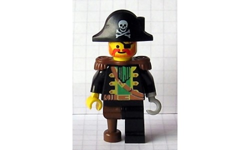 Captain Red Beard with Pirate Hat with Skull pi055